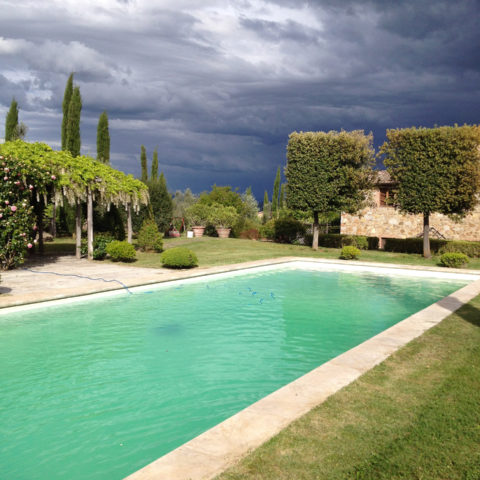 Manutenzione giardini con piscina privati Valdambra Caiani Vivai Garden