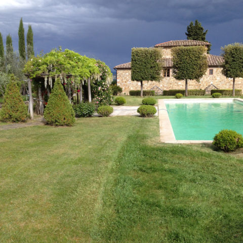 Manutenzione giardini ville Valdambra Caiani Vivai Garden